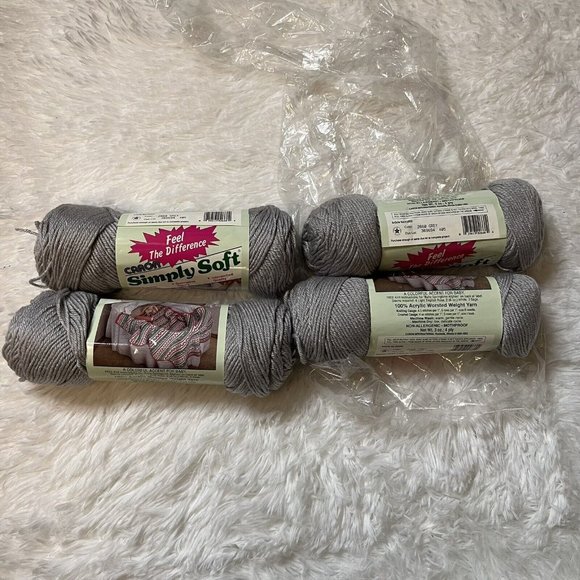Lot Of 4 Caron Simply Soft Yarn GREY HEATHER Gray 4 Oz Skein - Picture 1 of 3